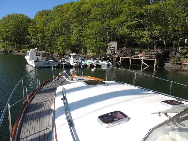 Slide: The Image of Grand Banks Eastbay 38 Hard Top 1995 - 11
