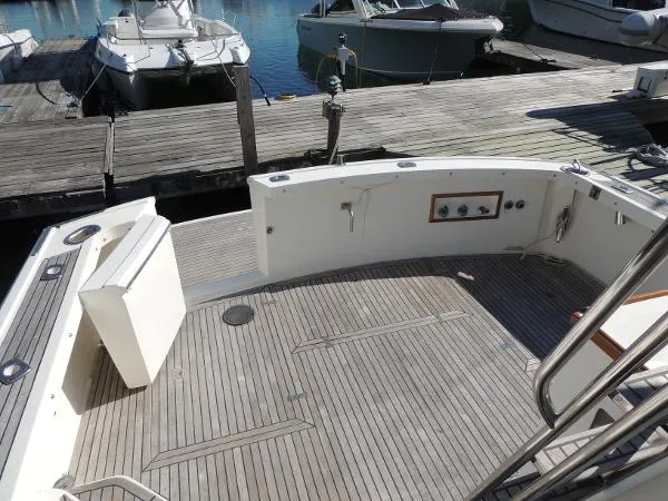 Slide: The Image of Grand Banks Eastbay 38 Hard Top 1995 - 7