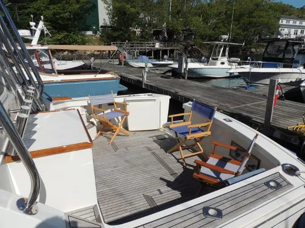 Slide: The Image of Grand Banks Eastbay 38 Hard Top 1995 - 8