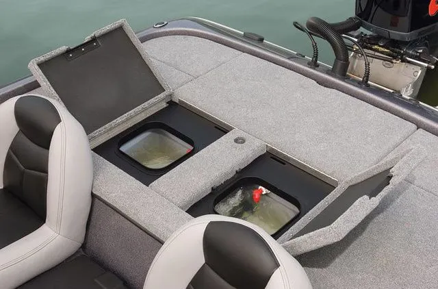 Slide: The Image of Skeeter ZX225 2011 - 9