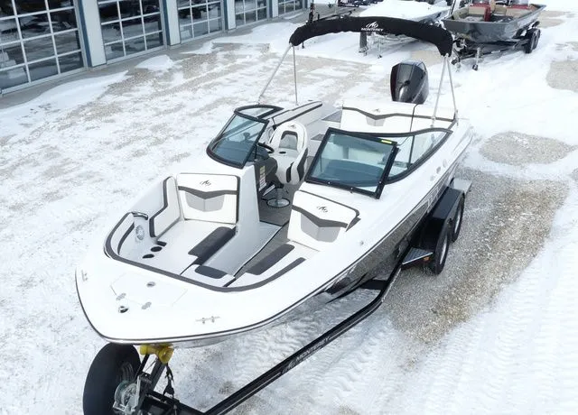 The Image of Monterey M-225 2019 - 1