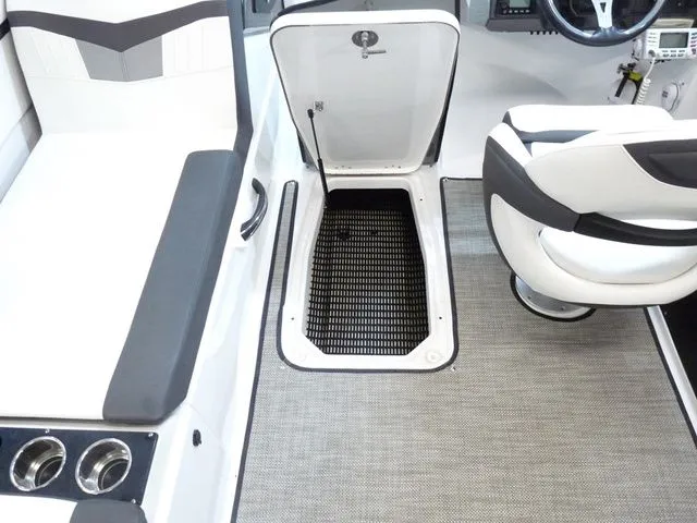 Slide: The Image of Monterey M-225 2019 - 13