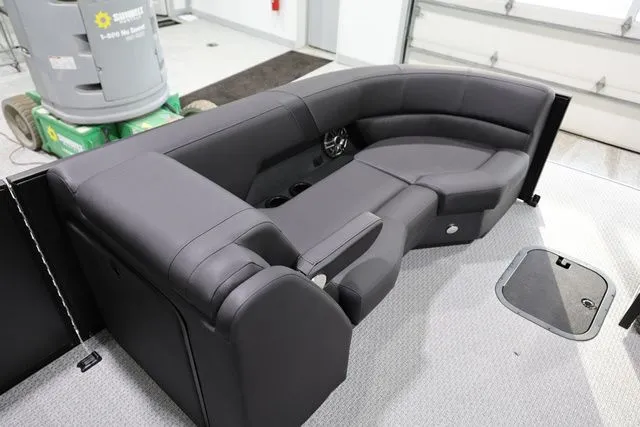 Slide: The Image of Evotti 523 CS 2026 - 18