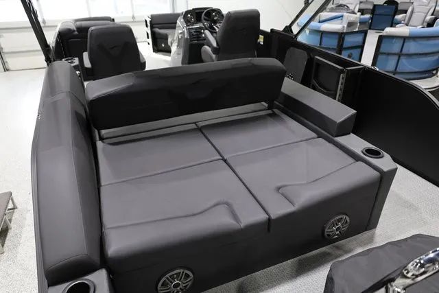 Slide: The Image of Evotti 523 CS 2026 - 9