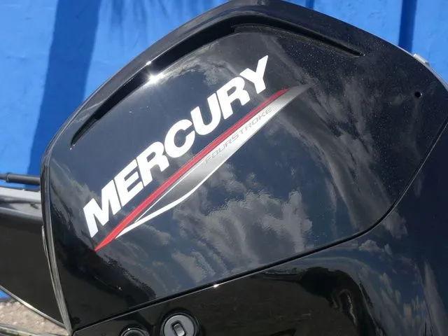 Slide: The Image of Tracker Grizzly 1860 CC 2026 - 8