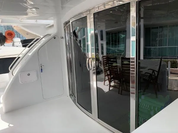 Slide: The Image of Hatteras Motor Yacht 2004 - 6