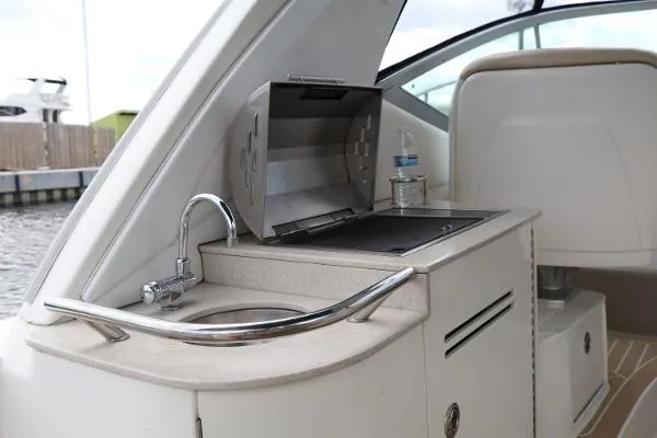 Slide: The Image of Sea Ray 330 Sundancer 2008 - 10
