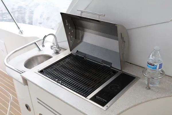 Slide: The Image of Sea Ray 330 Sundancer 2008 - 11