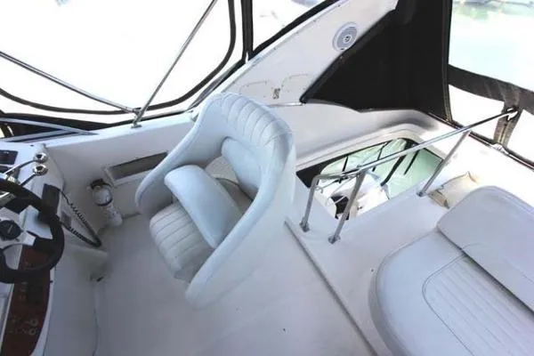 Slide: The Image of Meridian Flybridge Cruiser 2004 - 11