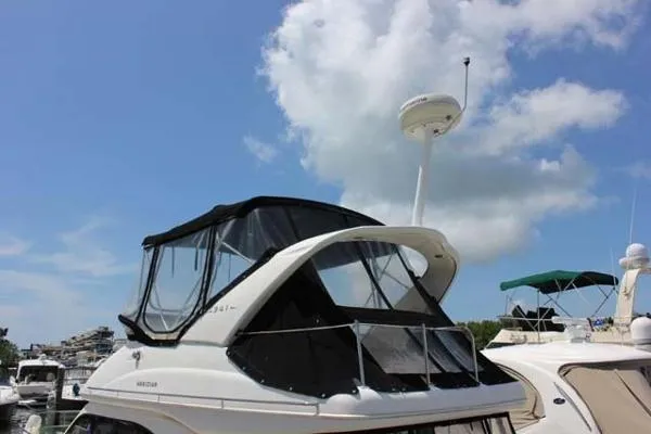 Slide: The Image of Meridian Flybridge Cruiser 2004 - 5