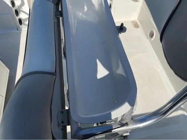 Slide: The Image of NauticStar 227 XTS 2018 - 17