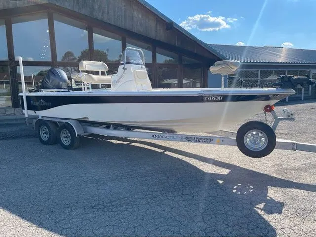 Slide: The Image of NauticStar 227 XTS 2018 - 2