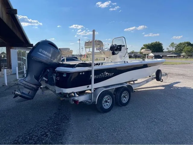 Slide: The Image of NauticStar 227 XTS 2018 - 3