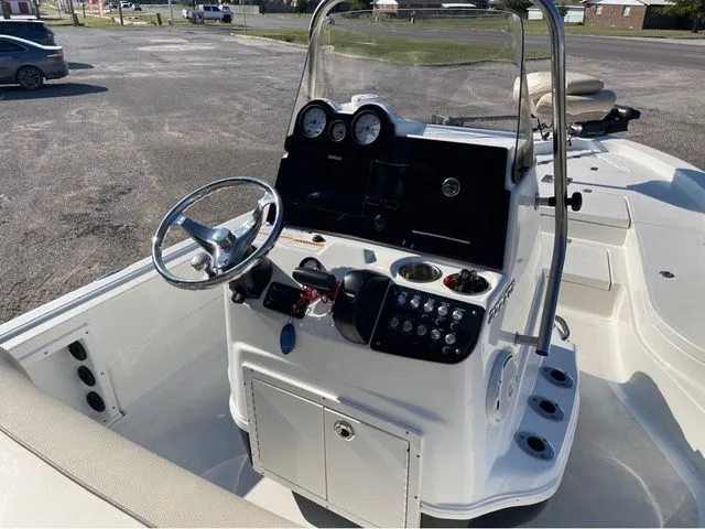 Slide: The Image of NauticStar 227 XTS 2018 - 7