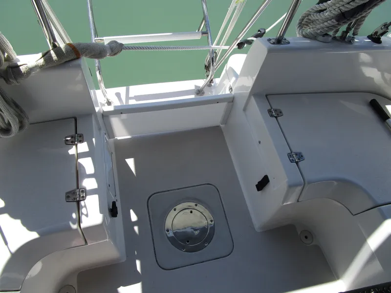 Slide: The Image of Catalina 350 gen and solar 2004 - 11