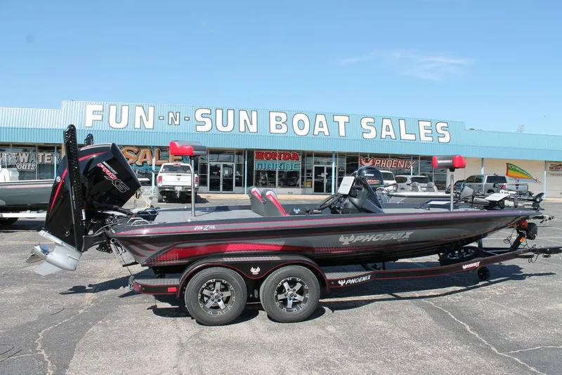 The Image of 2025 Phoenix 721 ZXL boat at Fun-N-Sun Boat Sales dealership. - 1