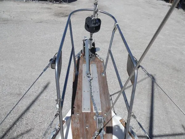 Slide: The Image of Allied SEAWIND MK II KETCH 1980 - 10