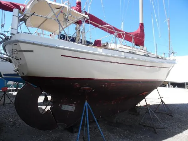 Slide: The Image of Allied SEAWIND MK II KETCH 1980 - 3