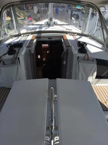 Slide: The Image of Beneteau Oceanis 35.1 2019 - 7