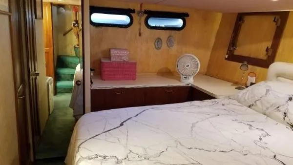 Slide: The Image of Ocean Yachts Ocean 48 Motor Yacht 1990 - 5