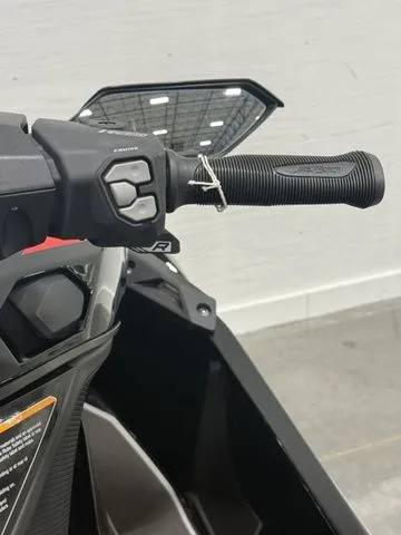 Slide: The Image of Kawasaki ULTRA 160LX-S 2025 - 16