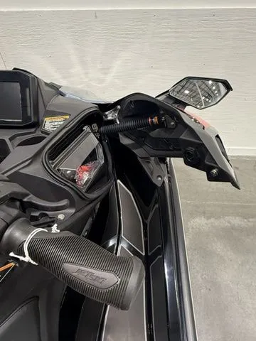 Slide: The Image of Kawasaki ULTRA 160LX-S 2025 - 18