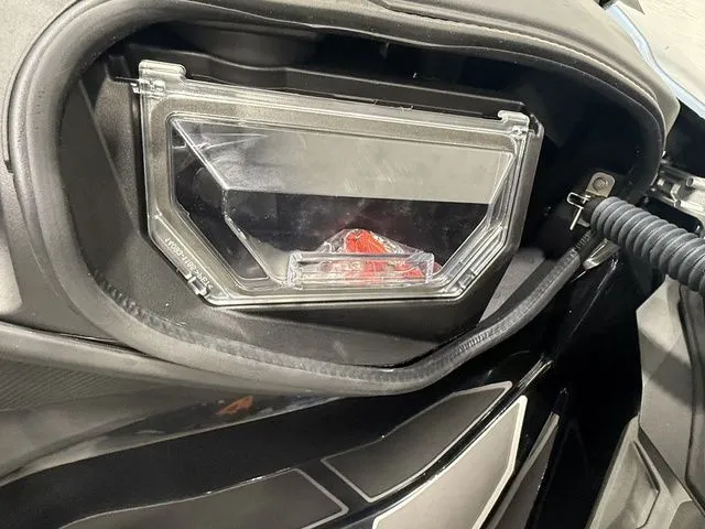 Slide: The Image of Kawasaki ULTRA 160LX-S 2025 - 19