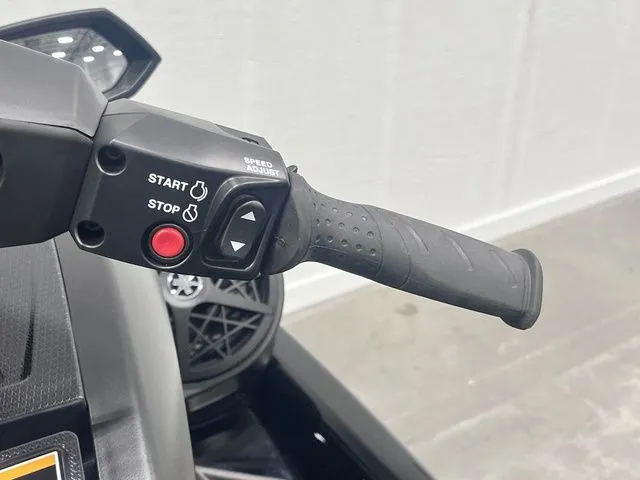 Slide: The Image of Yamaha FX Cruiser SVHO 2025 - 11