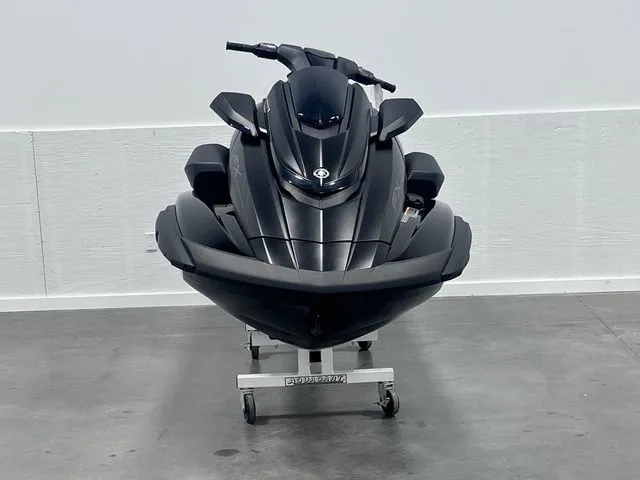 Slide: The Image of Yamaha FX Cruiser SVHO 2025 - 3