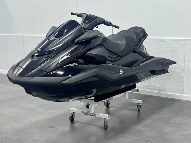 Slide: The Image of Yamaha FX Cruiser SVHO 2025 - 4