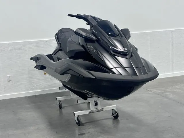Slide: The Image of Yamaha FX Cruiser SVHO 2025 - 5