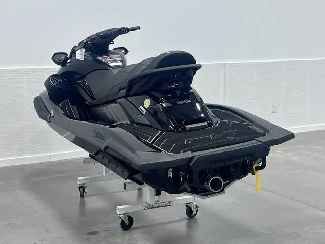 Slide: The Image of Yamaha FX Cruiser SVHO 2025 - 6