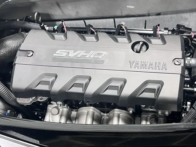 Slide: The Image of Yamaha FX Cruiser SVHO 2025 - 9