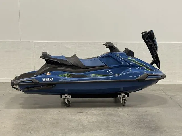 Slide: The Image of Yamaha VX Cruiser HO 2025 - 13