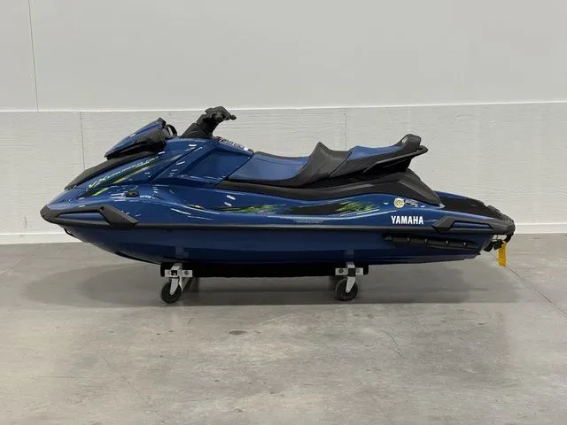 Slide: The Image of Yamaha VX Cruiser HO 2025 - 7