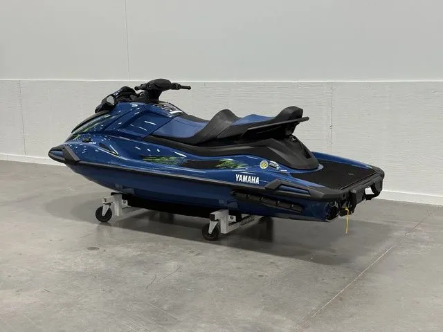 Slide: The Image of Yamaha VX Cruiser HO 2025 - 8
