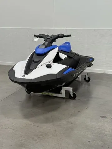 Slide: The Image of Yamaha JETBLASTER 2-BLACK/SPACE BLUE 2025 - 5