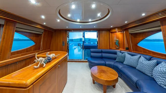 Slide: The Image of Skylounge looking aft - 16