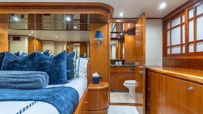 Slide: The Image of Master port head entrance - 25