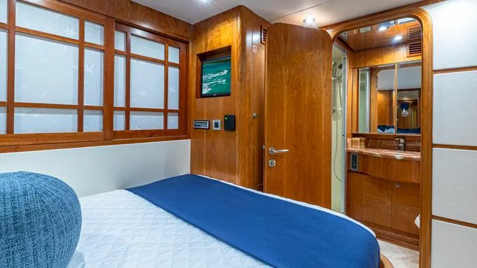 Slide: The Image of Port guest looking fwd - 33