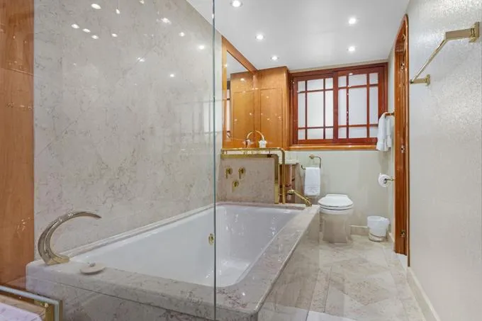 Slide: The Image of Master His/Her Head - 32