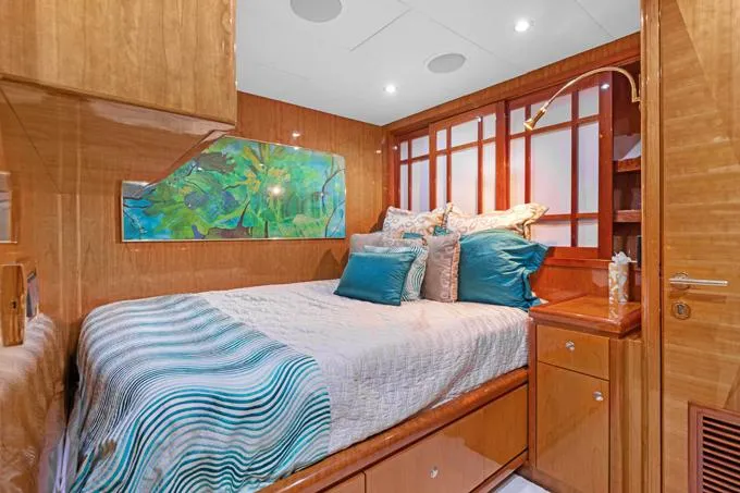 Slide: The Image of Stbd. Guest Berth Cabin - 37