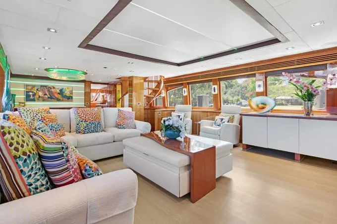 Slide: The Image of Salon to Stbd. - 5