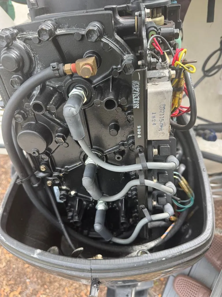 Slide: The Image of Trophy 1703 Center Console 2005 - 14