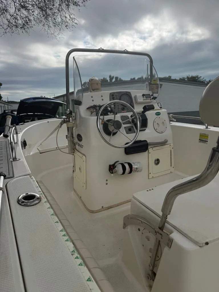 Slide: The Image of Trophy 1703 Center Console 2005 - 5