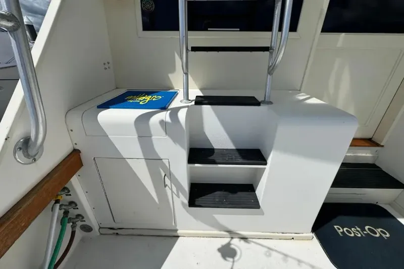 Slide: The Image of Post 44 Convertible 1990 - 12