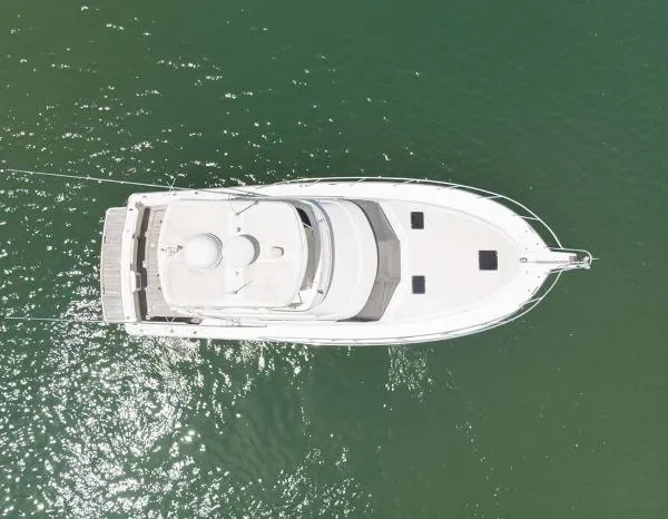 Slide: The Image of Wellcraft Riviera Coastal 400 1999 - 2