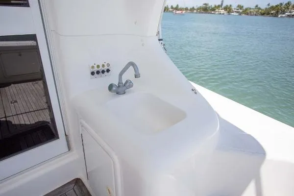 Slide: The Image of Wellcraft Riviera Coastal 400 1999 - 7