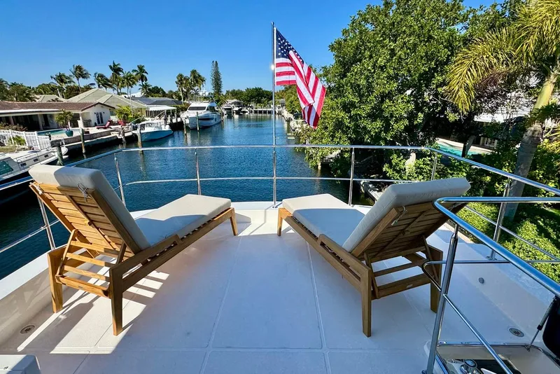 Slide: The Image of New Sun Lounges - 49