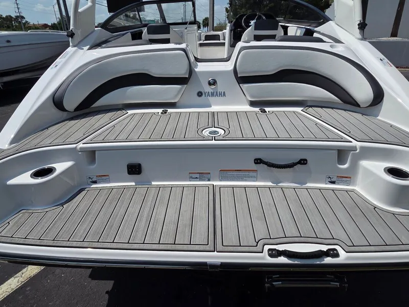 Slide: The Image of Yamaha 195S 2023 - 11